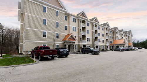 unit-207-2 Henry David Dr, Nashua, NH, 03062-1952 | Card Image