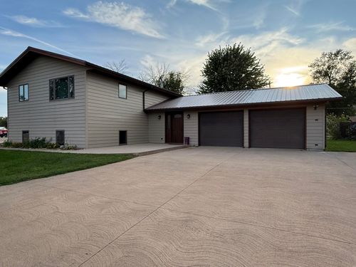 511 W 1st St, Webster, SD, 57274-1720 | Card Image