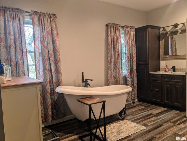 17359 Log Cabin Rd, House other with 4 bedrooms, 3 bathrooms and null parking in Ewing IL | Image 13