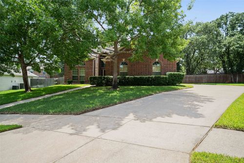 3002 Oaklawn Ct, Arlington, TX, 76001-6603 | Card Image