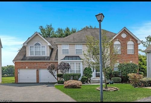 46 Pin Oak Dr, North Brunswick, NJ, 08902-5529 | Card Image