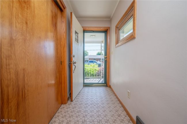 573 Grandview Ave, House other with 3 bedrooms, 2 bathrooms and null parking in East Palestine OH | Image 5