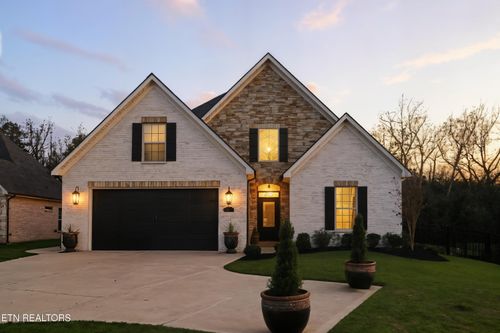 8513 Sunscape Ln, Knoxville, TN, 37922-8106 | Card Image