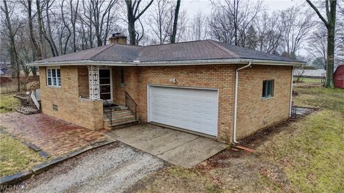 3768 Greenfield Road, Uniontown, OH, 44685 | Card Image