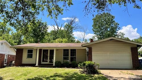 12075 Nero Dr, Florissant, MO, 63033-6917 | Card Image