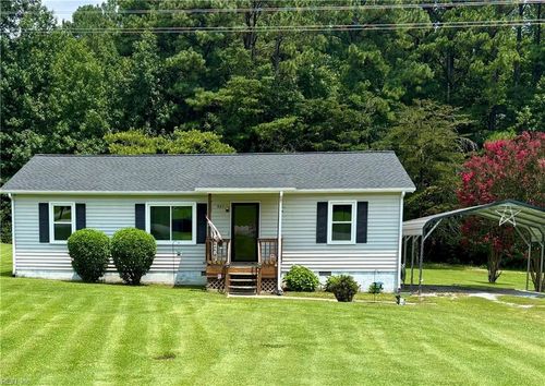 905 Woodland Dr, South Hill, VA, 23970-1229 | Card Image