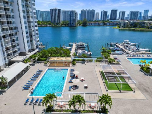705-18011 Biscayne Blvd, Aventura, FL, 33160-5237 | Card Image