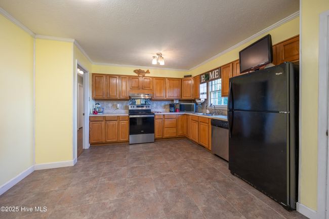 6733 Newon Grove Highway, House other with 3 bedrooms, 2 bathrooms and null parking in Newton Grove NC | Image 11
