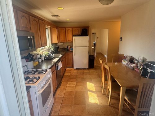 2fl-34 Cypress St, Yonkers, NY, 10704-2606 | Card Image