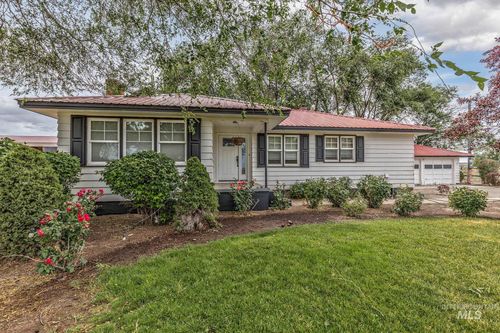 4417 Community Rd, Ontario, OR, 97914-8327 | Card Image
