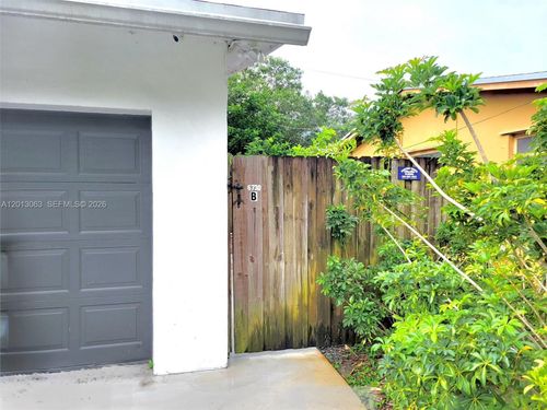 b-2-6730 Charleston St, Hollywood, FL, 33024-1824 | Card Image
