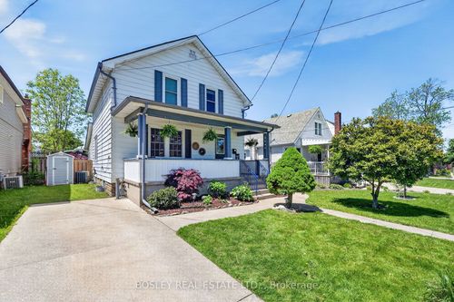 21 Chapel St N, Thorold, ON, L2V2E3 | Card Image