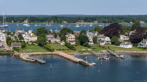 11 Main St, Stonington, CT, 06378-1457 | Card Image
