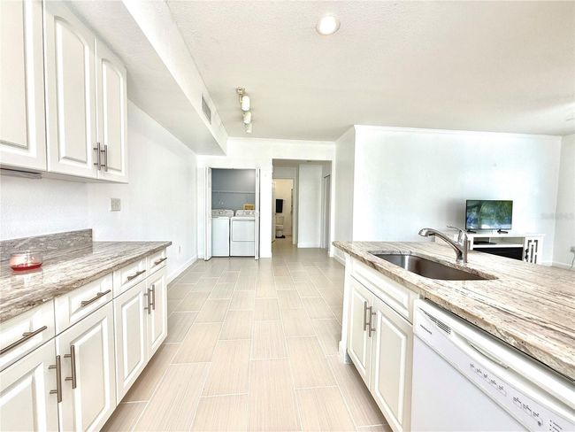 9650 - 9650 Lake Chase Island Way, Condo with 1 bedrooms, 1 bathrooms and null parking in TAMPA FL | Image 14