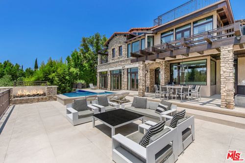 2175 Summitridge Dr, Beverly Hills, CA, 90210 | Card Image