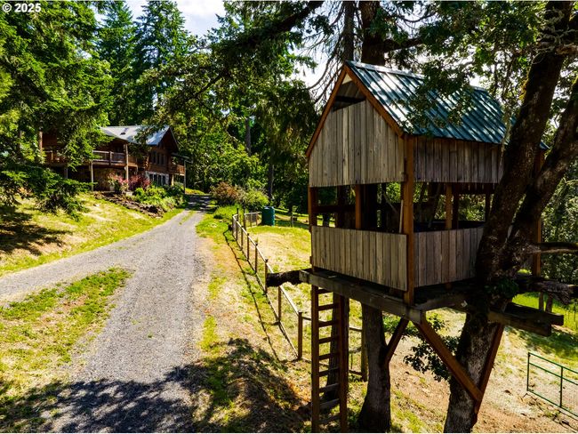 86561 R R Baker Rd, House other with 3 bedrooms, 3 bathrooms and 2 parking in Springfield OR | Image 20