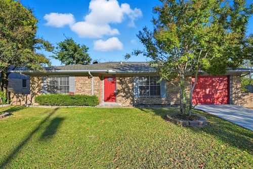 1423 Main St, Kaufman, TX, 75142-3216 | Card Image