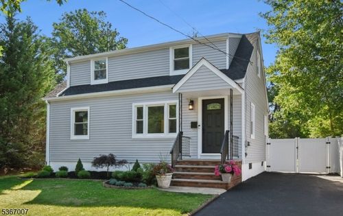 1 Niles Ave, Madison, NJ, 07940-2310 | Card Image