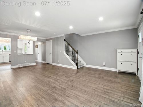 28230 Universal Dr, Warren, MI, 48092-2434 | Card Image