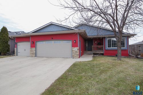 2300 S Juneau Ln, Sioux Falls, SD, 57106 | Card Image
