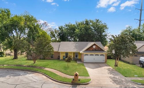 3032 Oak Valley Dr, Bedford, TX, 76021-3431 | Card Image