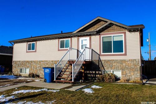 206 Elizabeth St, Melfort, SK, S0E1A0 | Card Image