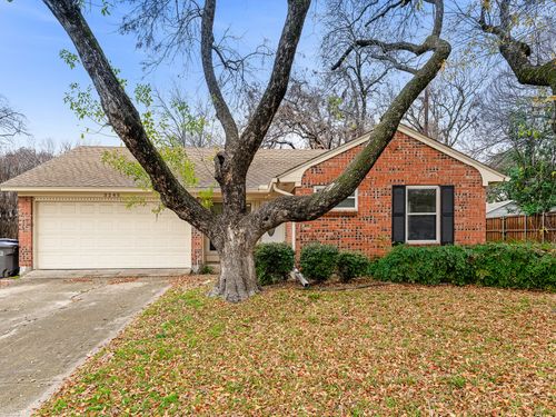 3245 Myra Ln, Farmers Branch, TX, 75234-6539 | Card Image