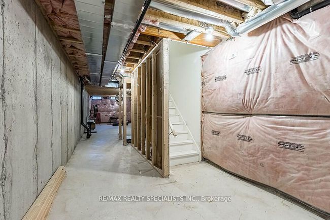39 Adventura Rd, House attached with 4 bedrooms, 3 bathrooms and 1 parking in Brampton ON | Image 35
