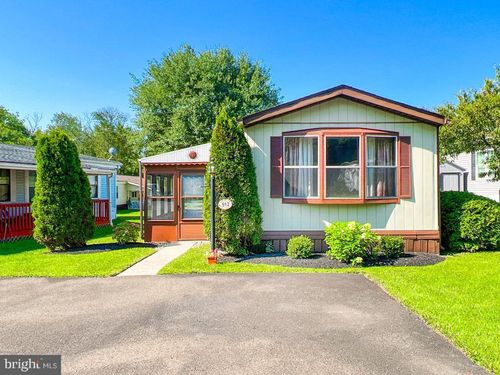 512 Willow Ln, NORTH WALES, PA, 19454-4404 | Card Image