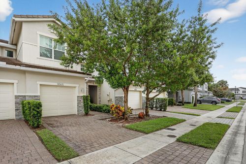 1065 Rio Ct, Deerfield Beach, FL, 33064-2052 | Card Image
