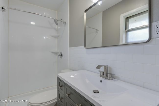 2803 W 18 Th St, House other with 3 bedrooms, 2 bathrooms and null parking in Plainview TX | Image 23