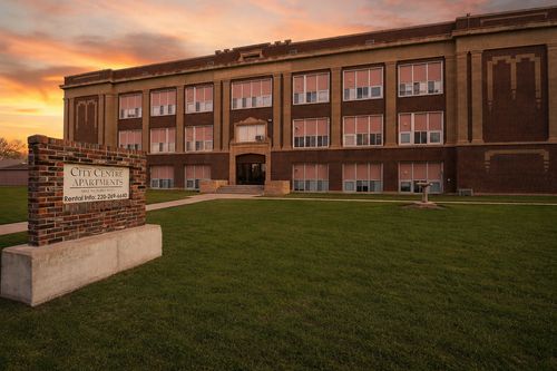 units-101-336-109 E Luverne Street, Luverne, MN, 56156 | Card Image