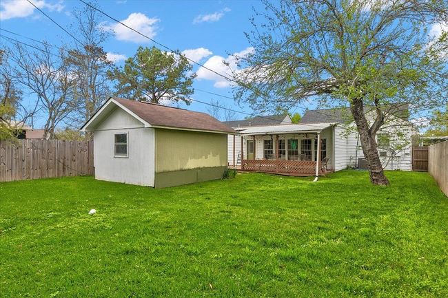 1121 18 Th St, House other with 3 bedrooms, 2 bathrooms and null parking in Orange TX | Image 32