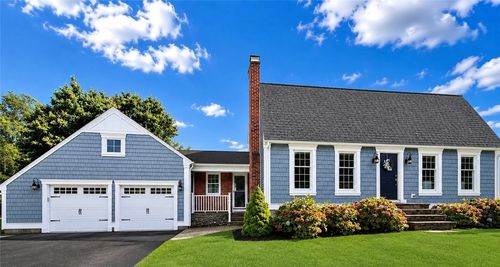 7 Cortland Ln, Greenville, RI, 02828-1105 | Card Image
