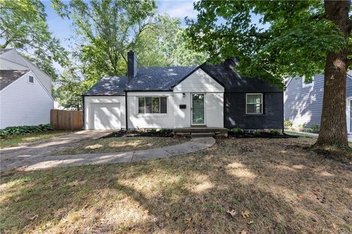4916 W 57th Ter, Roeland Park, KS, 66205-2838 | Card Image