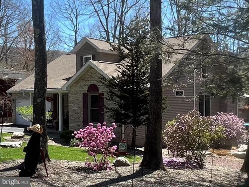 118 Arapahoe Ln, Hazleton, PA, 18202-8111 | Card Image