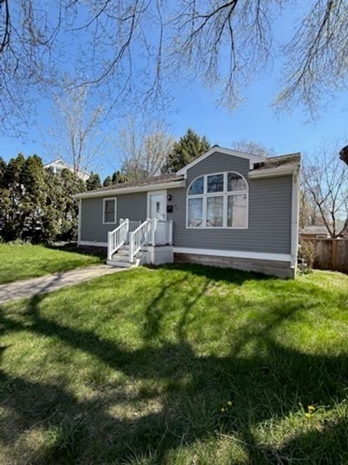 1-22 Forest St, Ayer, MA, 01432-1644 | Card Image