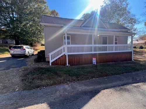 104 E B Ave, Easley, SC, 29640-2108 | Card Image