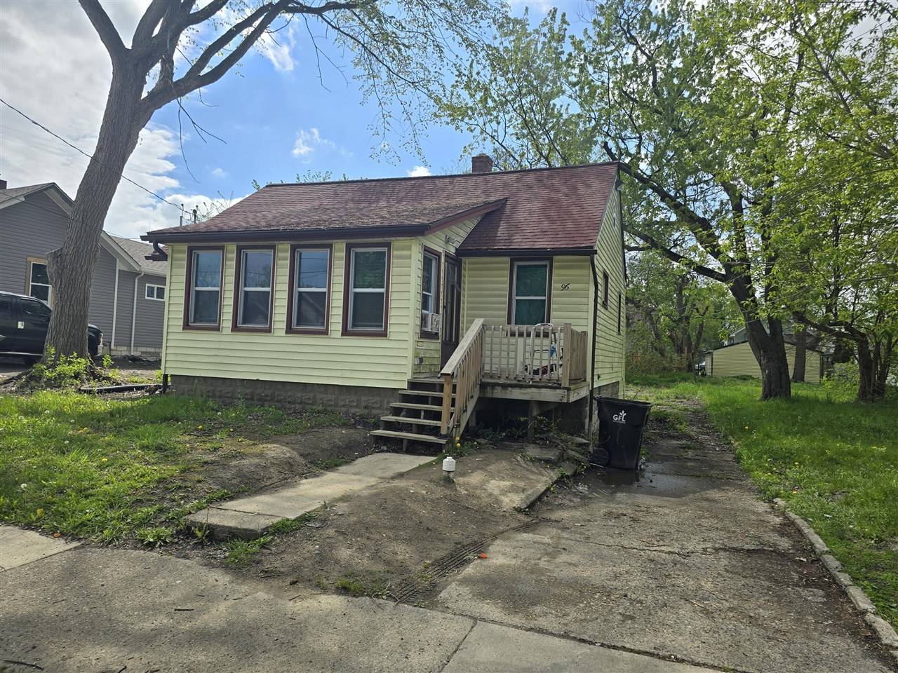 Sanford St, Pontiac, MI 48342
