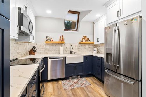 sb3-254 Boynton Rd, Londonderry, VT, 05148-9664 | Card Image