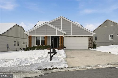 136 Mallard Dr, LAKE FREDERICK, VA, 22630-2287 | Card Image