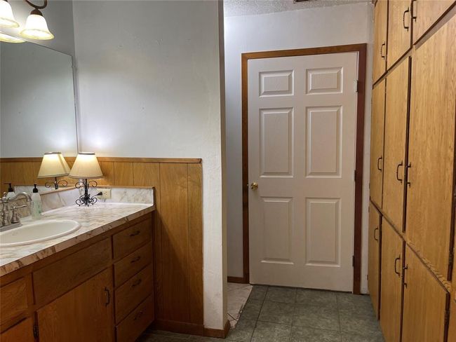 403 N Hall St, House other with 5 bedrooms, 3 bathrooms and null parking in Fairfield TX | Image 19