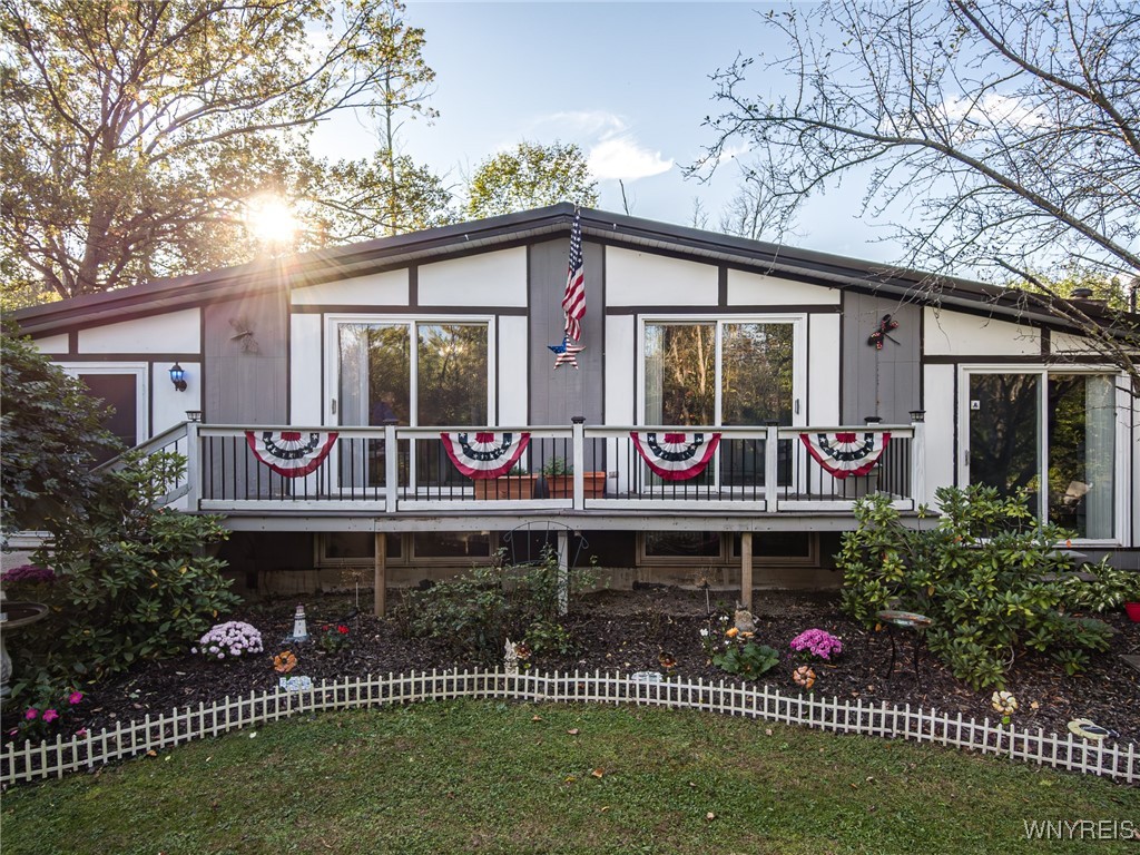 Wisterman Rd, Lockport, NY 14094