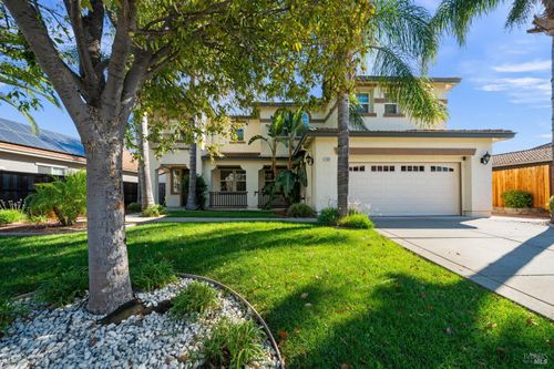 131 Brighton Cir, Vacaville, CA, 95687-8201 | Card Image