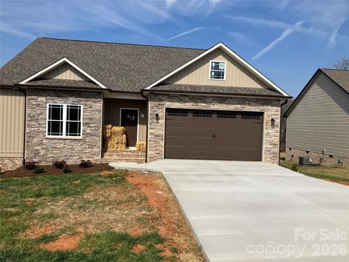 4952 Southview Dr, Hickory, NC, 28602-9594 | Card Image