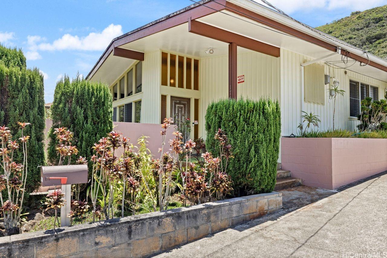 Ala Aolani St, Honolulu, HI 96819