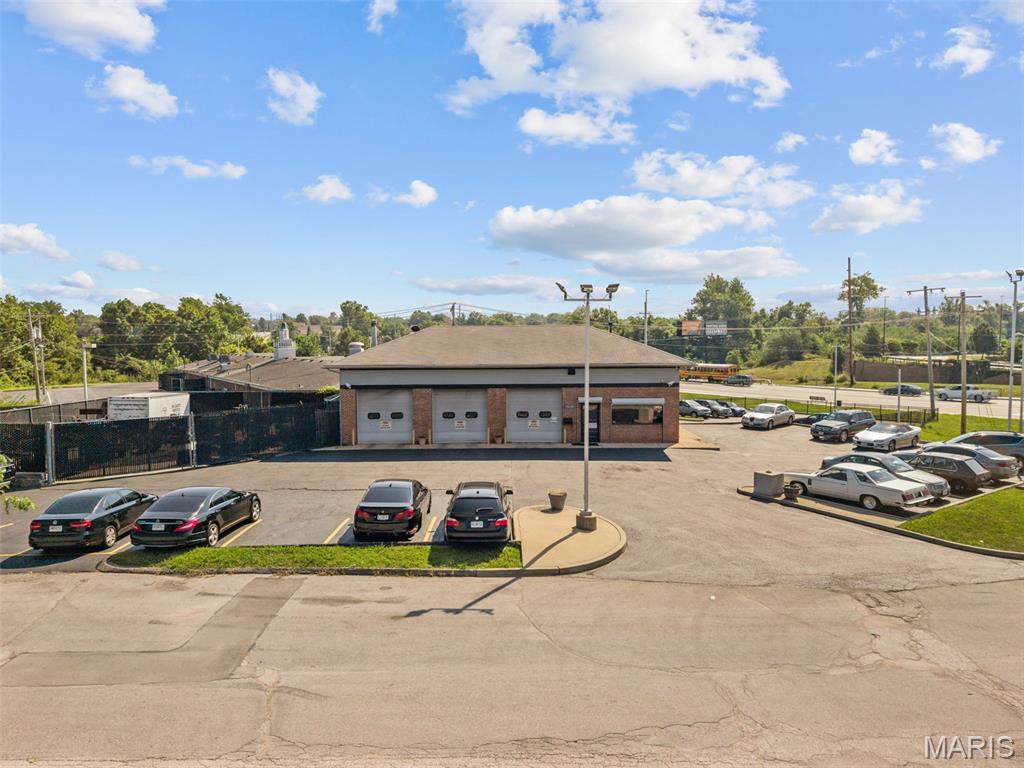 14150 Sunswept Park Dr, Florissant, MO 63033