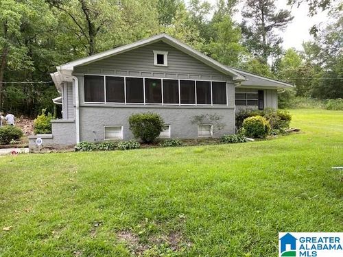 609 23rd Ave Ne, CENTER POINT, AL, 35215-3823 | Card Image