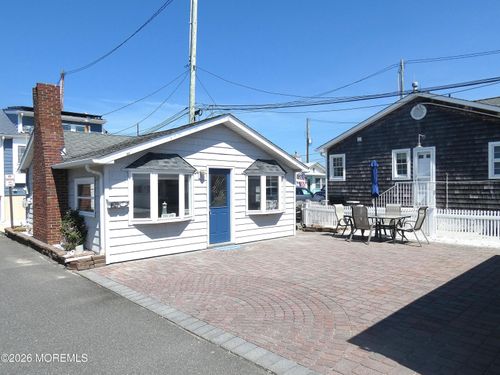 24 E Chadwick Way, Lavallette, NJ, 08735-1807 | Card Image