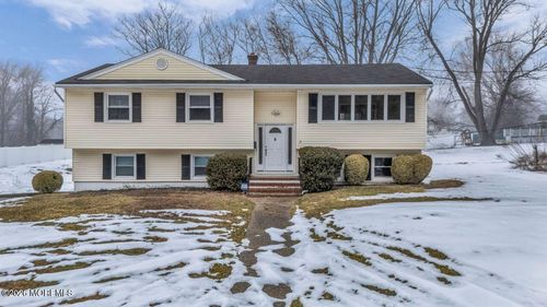 6 Highview Cir, Middletown, NJ, 07748-2812 | Card Image